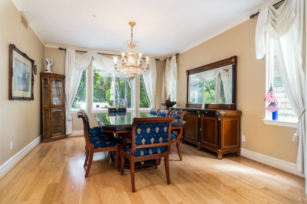 Real estate photography — dinning room