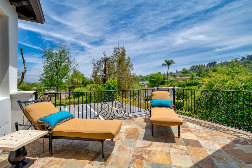 HDR real estate photography — living area