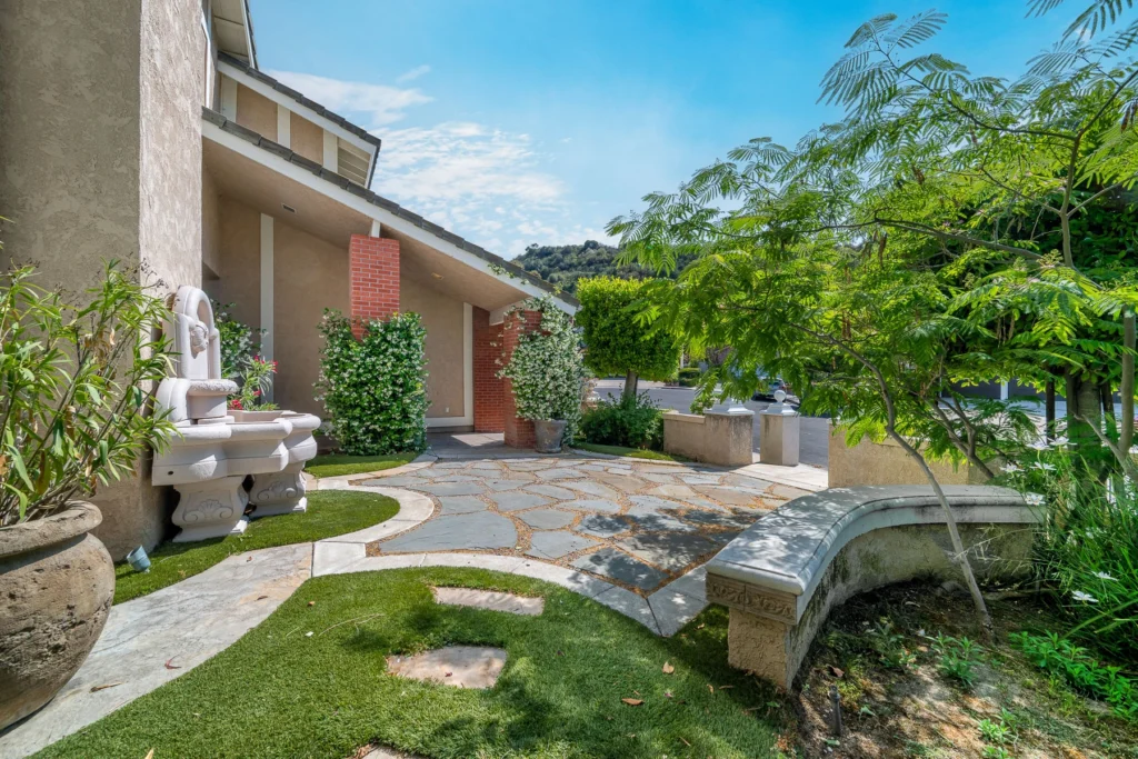 HDR real estate photography - front yard