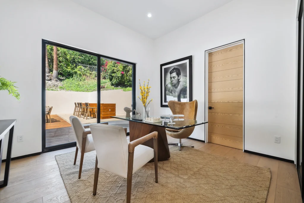 Real estate photography - office
