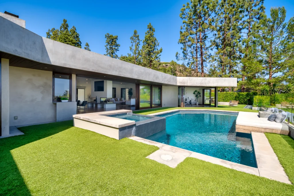 HDR real estate photography - backyard, pool