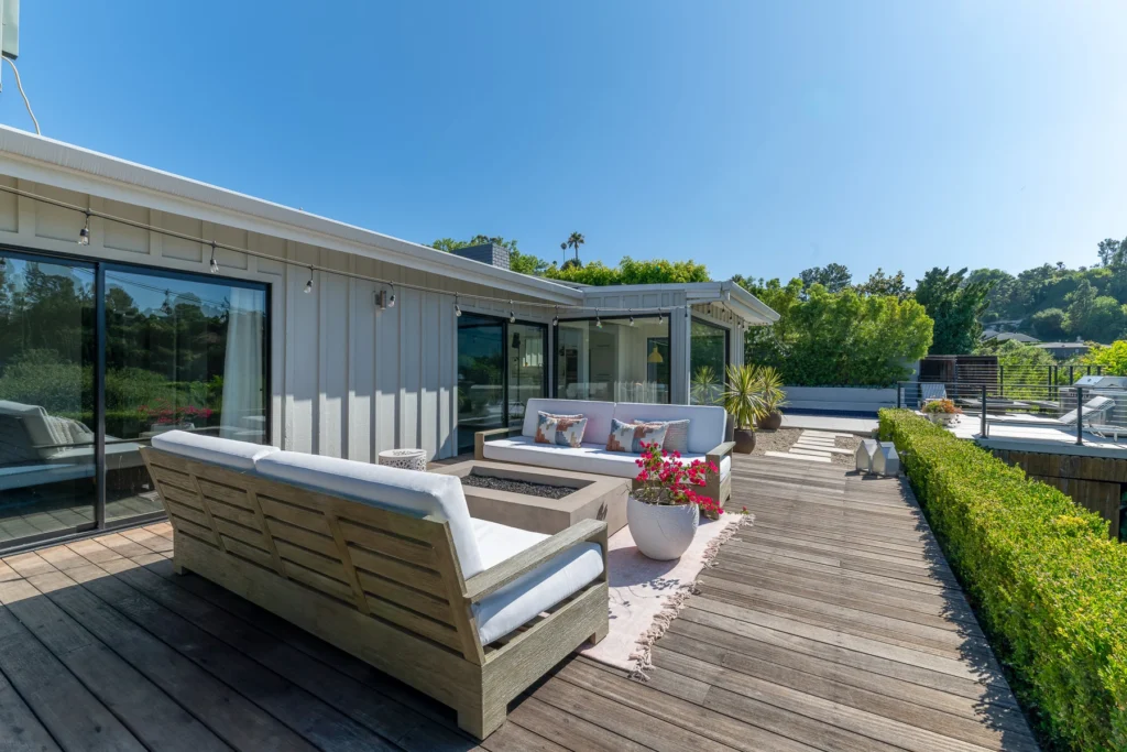 HDR real estate photography — bright living space