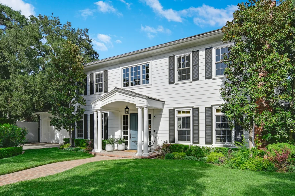 Real estate photography — exterior of home