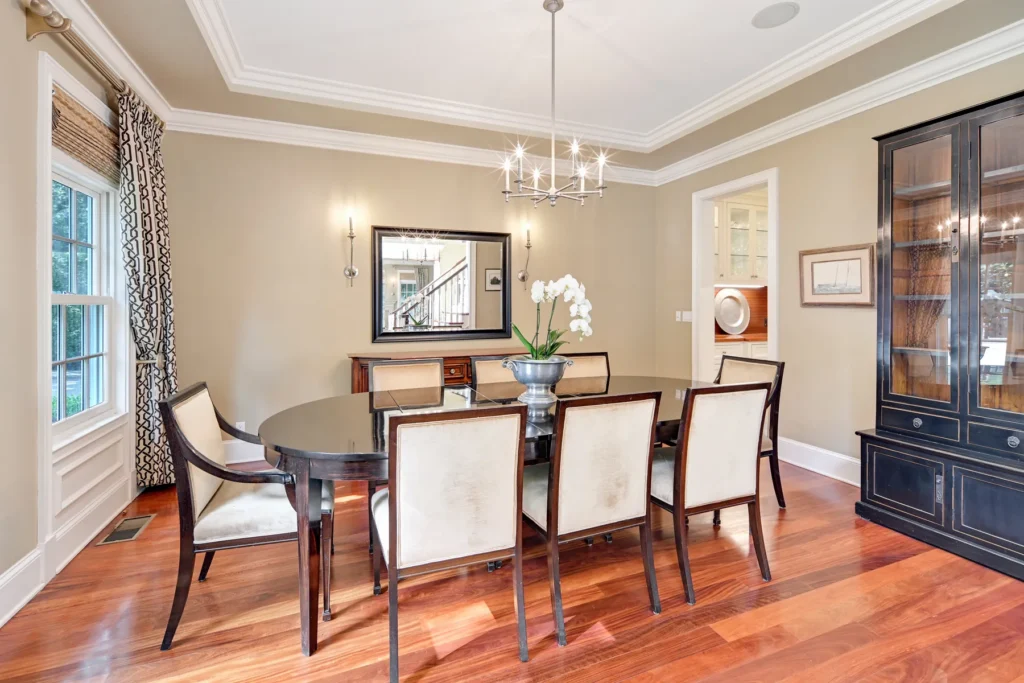 Real estate photography — dining room