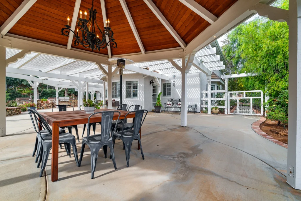 HDR real estate photography — exterior space, patio