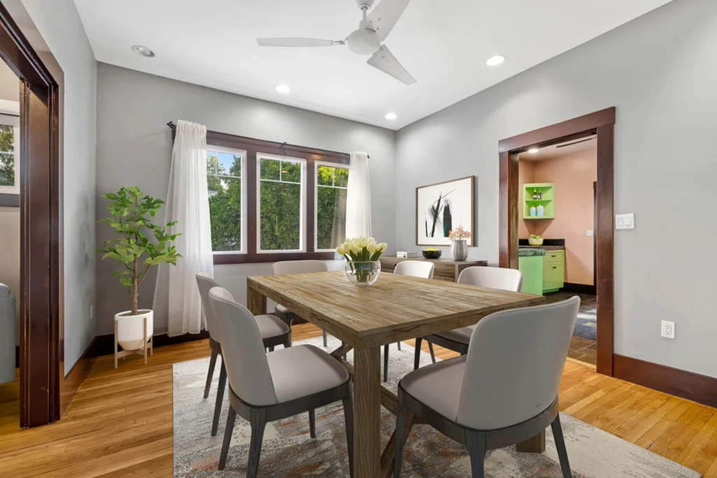 DiningRoom