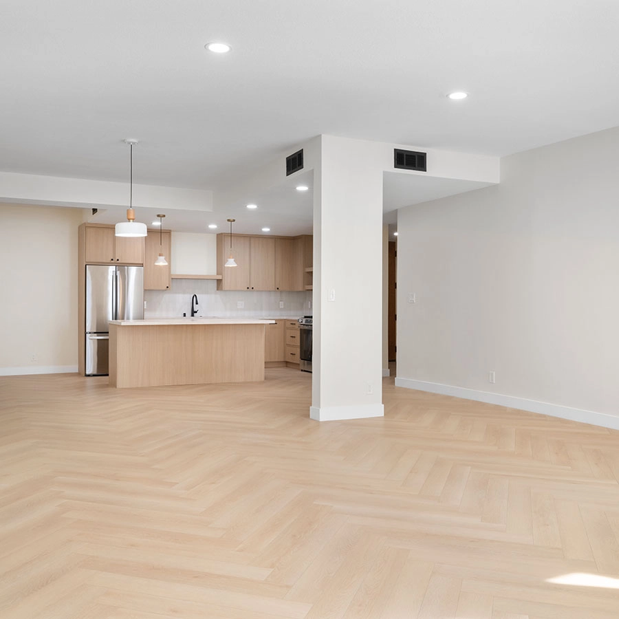 Empty unstaged room before virtual staging